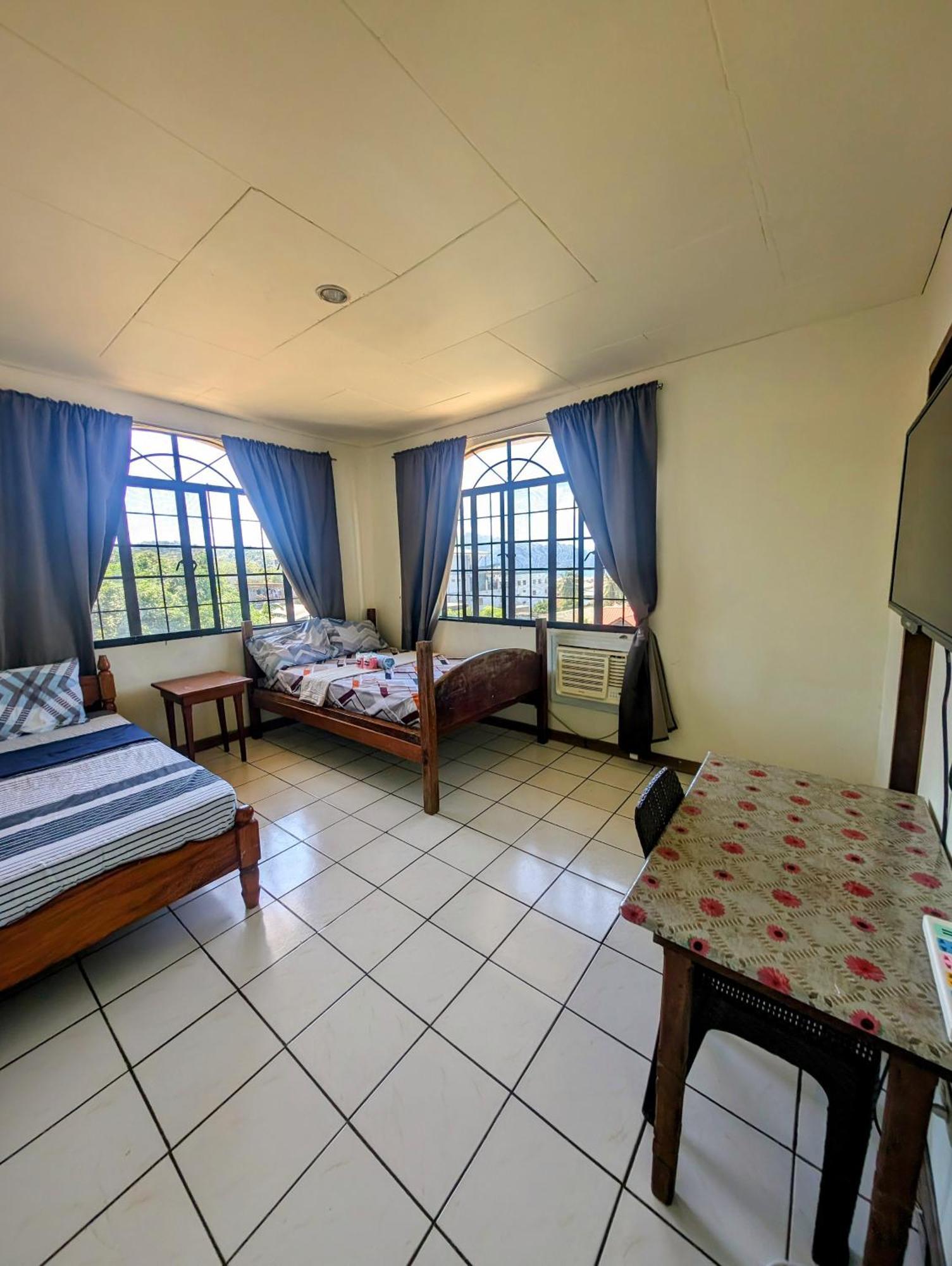 Screaming Gecko Hostel Air-Con Busuanga Exterior foto