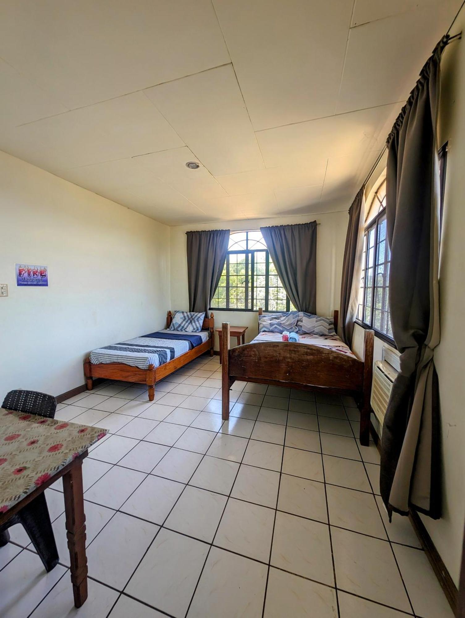 Screaming Gecko Hostel Air-Con Busuanga Exterior foto