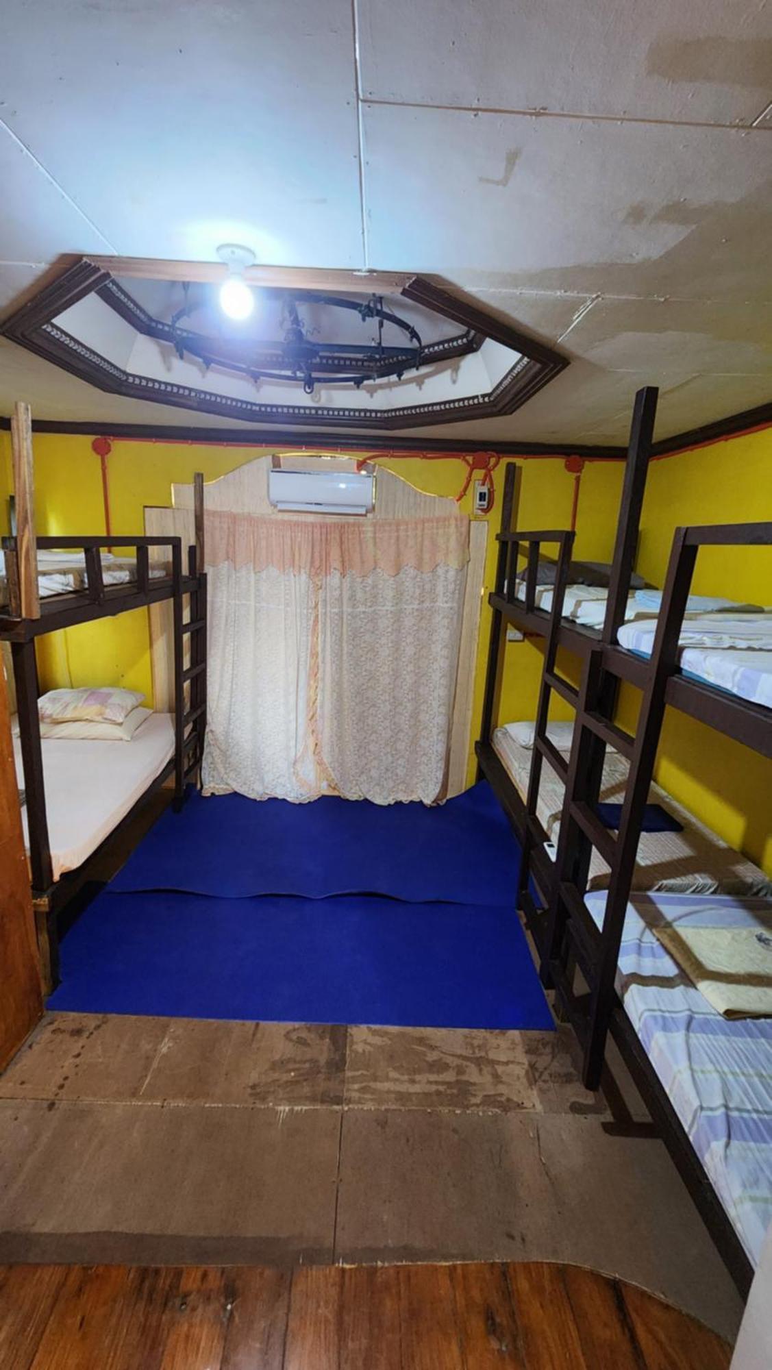 Screaming Gecko Hostel Air-Con Busuanga Exterior foto